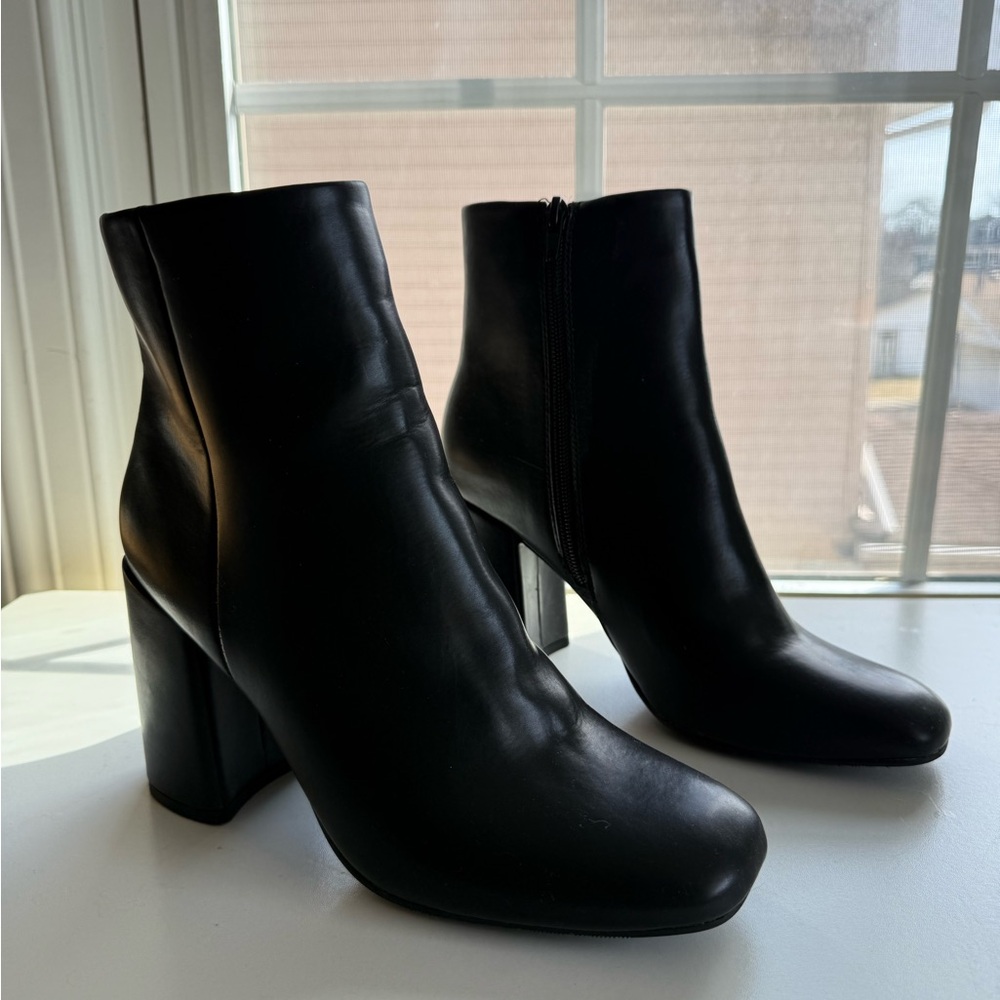 Madden Girl: Women's Black Ankle Boots